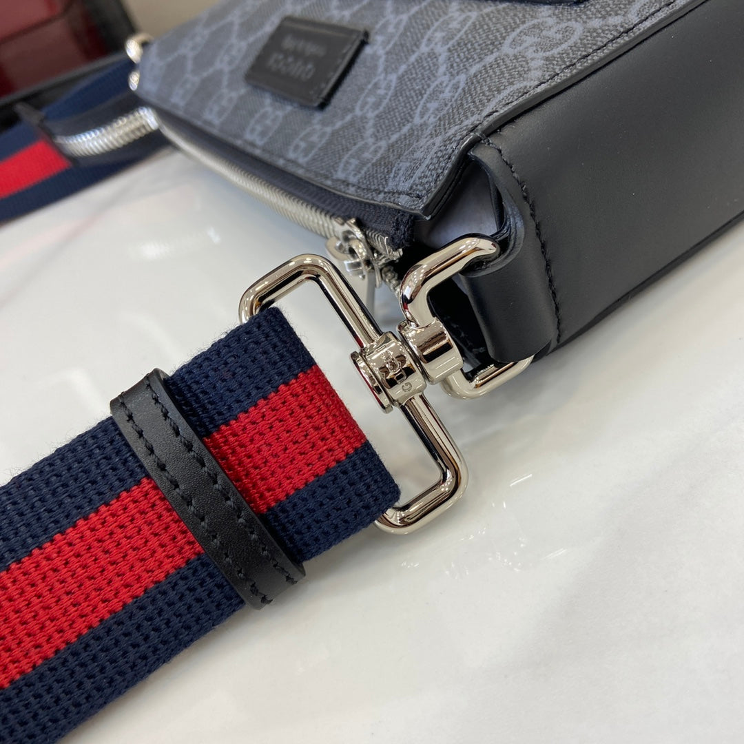 Gucci GG Supreme Small Messenger Bag 'Black'