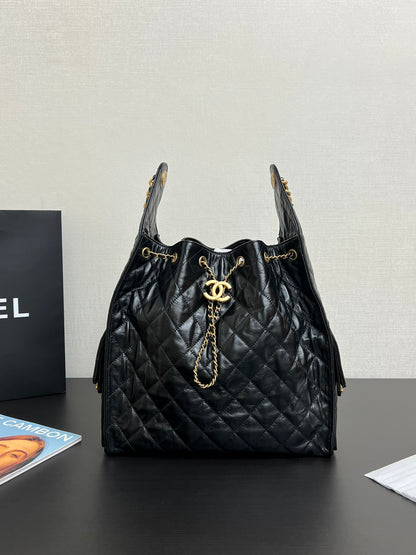 Chanel Chanel 25 large handbag, Grained calfskin & gold-tone black