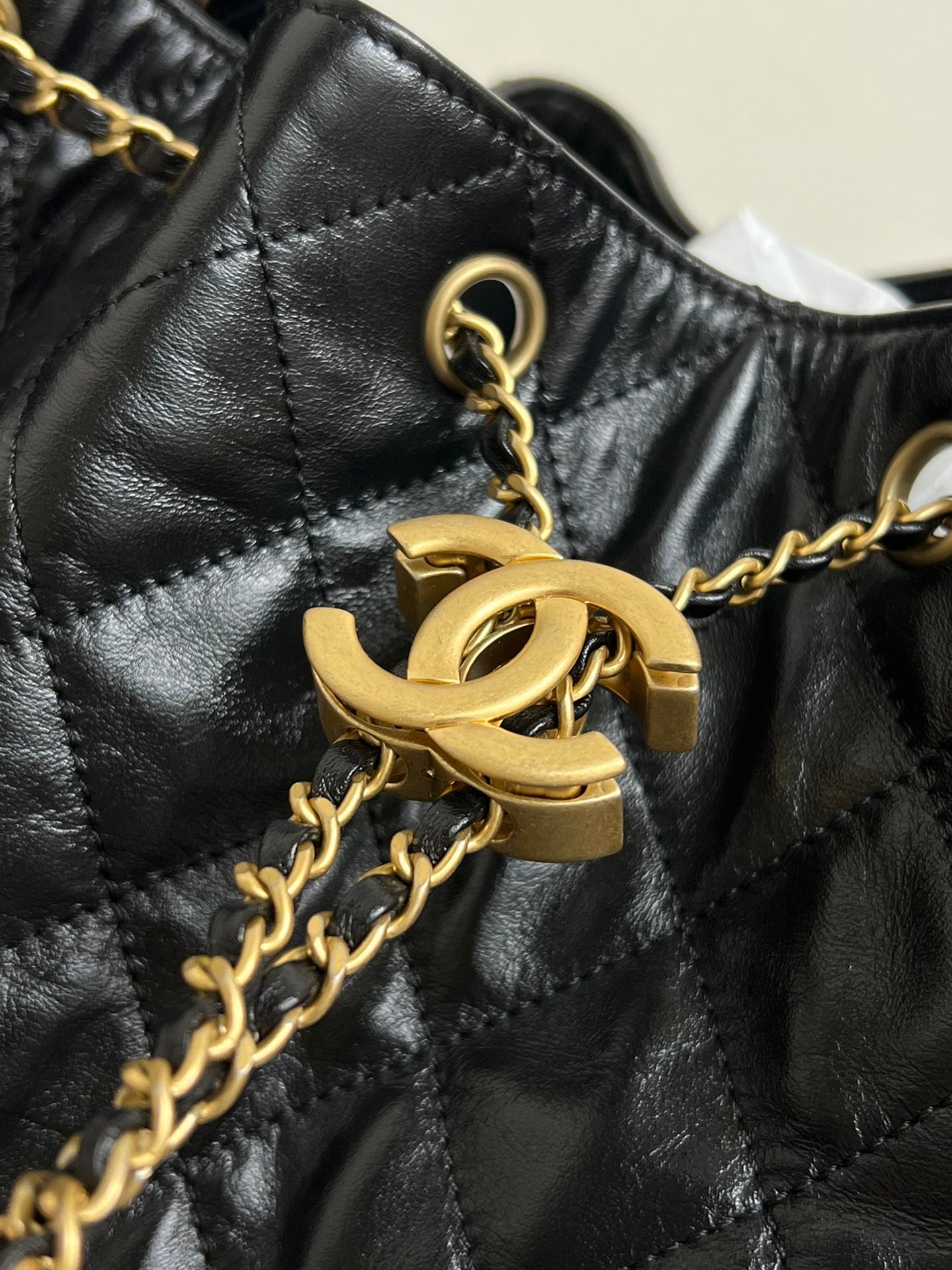 Chanel Chanel 25 large handbag, Grained calfskin & gold-tone black