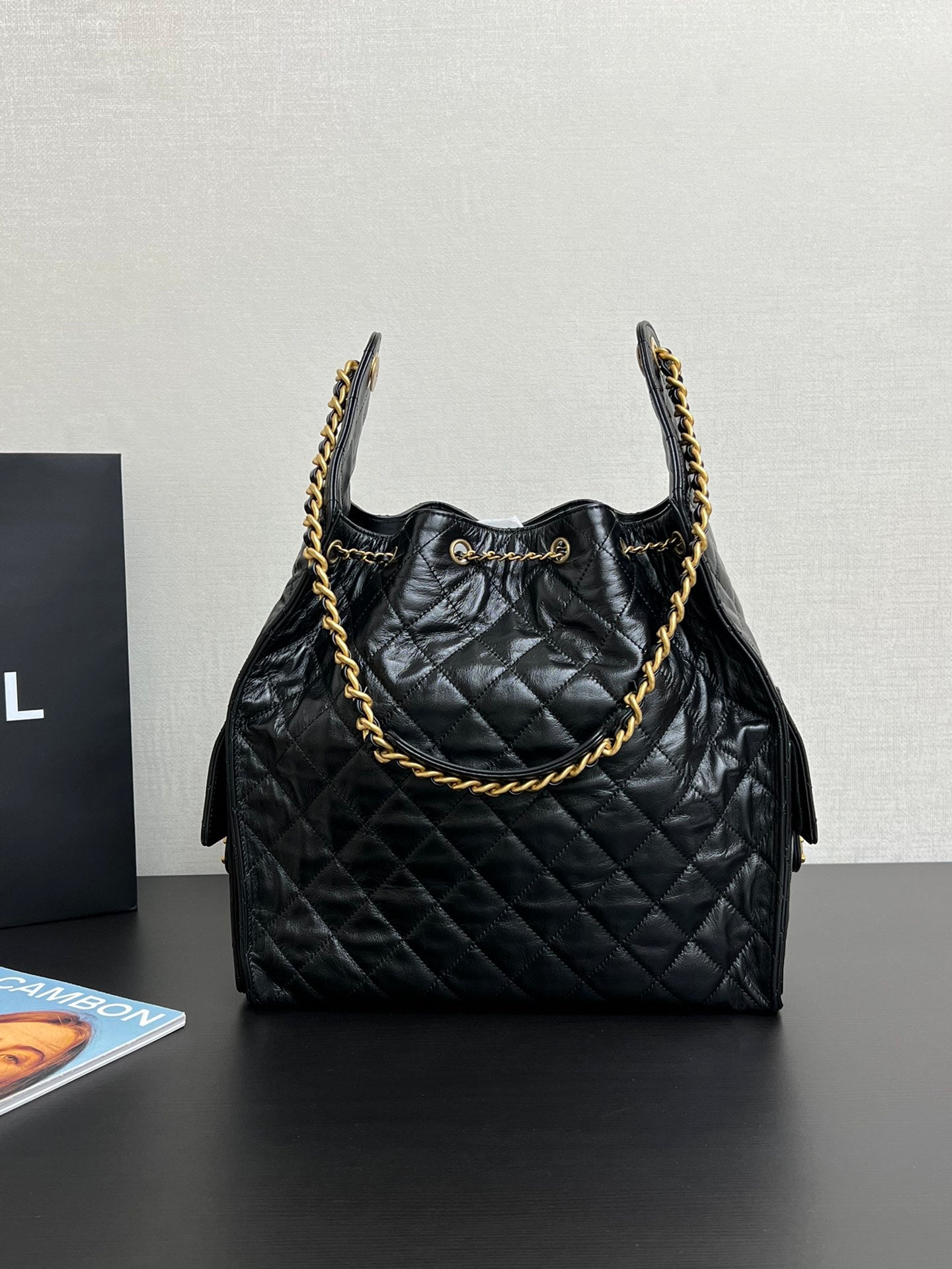 Chanel Chanel 25 large handbag, Grained calfskin & gold-tone black