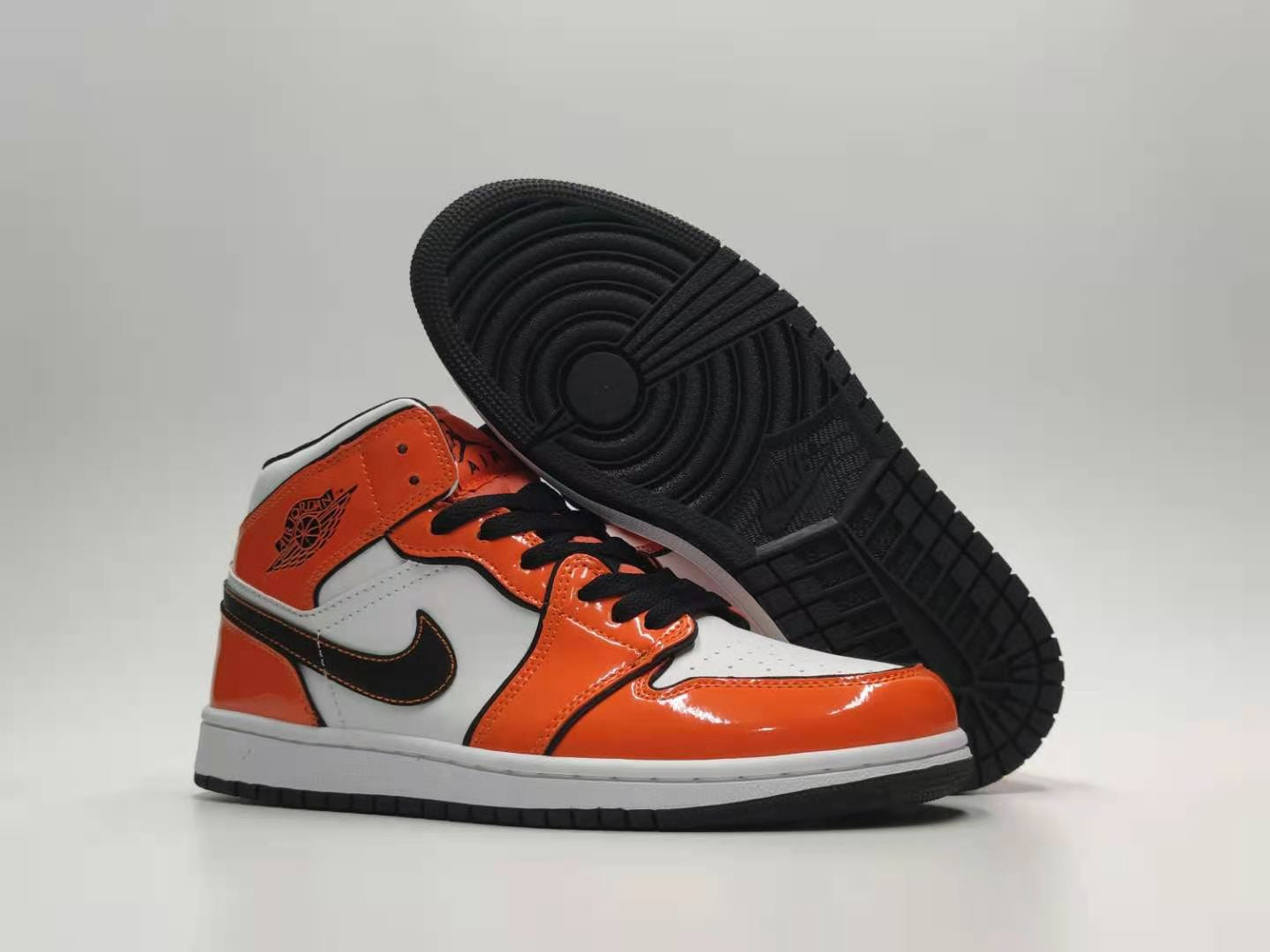 Air Jordan 1 Mid SE 'Turf Orange'